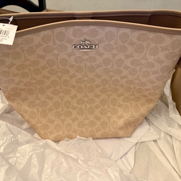 Coach signature large bucket bag - Picture 3 of 6